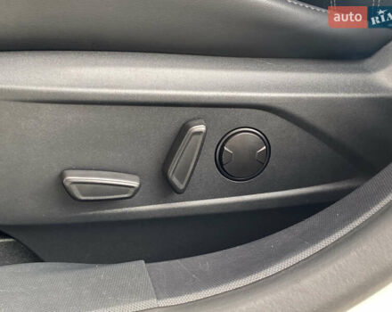 Білий Форд Mustang Mach-E, об'ємом двигуна 0 л та пробігом 58 тис. км за 22450 $, фото 66 на Automoto.ua