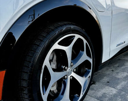 Білий Форд Mustang Mach-E, об'ємом двигуна 0 л та пробігом 42 тис. км за 25300 $, фото 12 на Automoto.ua