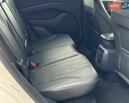 Белый Форд Mustang Mach-E, объемом двигателя 0 л и пробегом 59 тыс. км за 21950 $, фото 77 на Automoto.ua