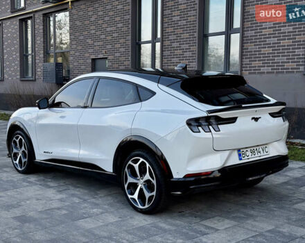 Білий Форд Mustang Mach-E, об'ємом двигуна 0 л та пробігом 42 тис. км за 25300 $, фото 6 на Automoto.ua