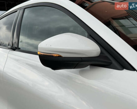 Белый Форд Mustang Mach-E, объемом двигателя 0 л и пробегом 59 тыс. км за 21950 $, фото 18 на Automoto.ua