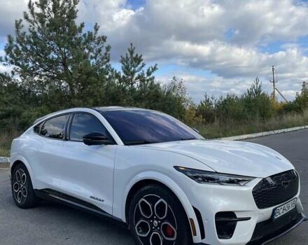 Белый Форд Mustang Mach-E, объемом двигателя 0 л и пробегом 39 тыс. км за 32500 $, фото 3 на Automoto.ua