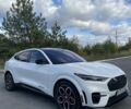 Белый Форд Mustang Mach-E, объемом двигателя 0 л и пробегом 39 тыс. км за 32500 $, фото 3 на Automoto.ua