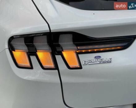 Белый Форд Mustang Mach-E, объемом двигателя 0 л и пробегом 58 тыс. км за 22950 $, фото 42 на Automoto.ua