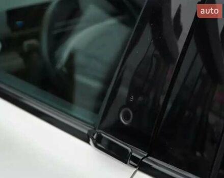 Белый Форд Mustang Mach-E, объемом двигателя 0 л и пробегом 42 тыс. км за 32500 $, фото 3 на Automoto.ua