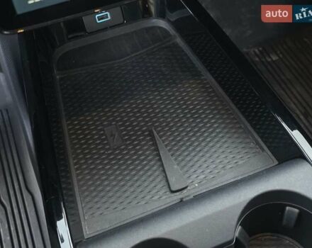 Белый Форд Mustang Mach-E, объемом двигателя 0 л и пробегом 31 тыс. км за 31999 $, фото 70 на Automoto.ua