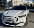 Белый Форд Mustang Mach-E, объемом двигателя 0 л и пробегом 4 тыс. км за 40000 $, фото 1 на Automoto.ua