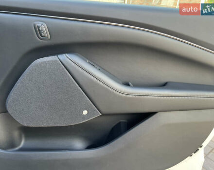 Білий Форд Mustang Mach-E, об'ємом двигуна 0 л та пробігом 48 тис. км за 25100 $, фото 25 на Automoto.ua