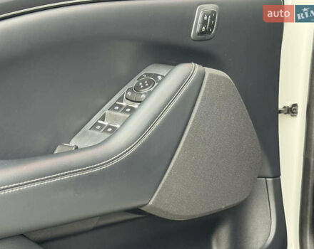 Белый Форд Mustang Mach-E, объемом двигателя 0 л и пробегом 59 тыс. км за 21950 $, фото 57 на Automoto.ua