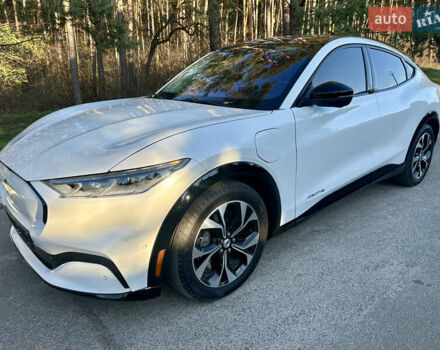 Белый Форд Mustang Mach-E, объемом двигателя 0 л и пробегом 51 тыс. км за 29900 $, фото 1 на Automoto.ua