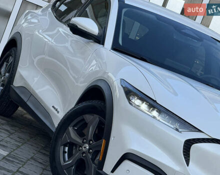 Белый Форд Mustang Mach-E, объемом двигателя 0 л и пробегом 60 тыс. км за 22200 $, фото 21 на Automoto.ua
