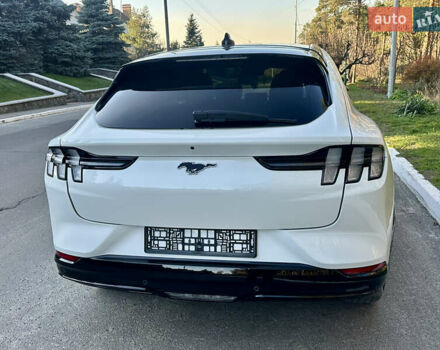 Белый Форд Mustang Mach-E, объемом двигателя 0 л и пробегом 51 тыс. км за 29900 $, фото 7 на Automoto.ua