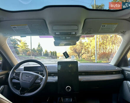 Белый Форд Mustang Mach-E, объемом двигателя 0 л и пробегом 51 тыс. км за 29900 $, фото 23 на Automoto.ua