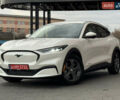 Белый Форд Mustang Mach-E, объемом двигателя 0 л и пробегом 59 тыс. км за 21950 $, фото 24 на Automoto.ua