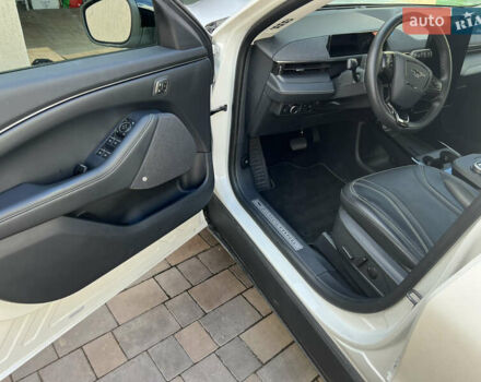 Білий Форд Mustang Mach-E, об'ємом двигуна 0 л та пробігом 48 тис. км за 25100 $, фото 16 на Automoto.ua