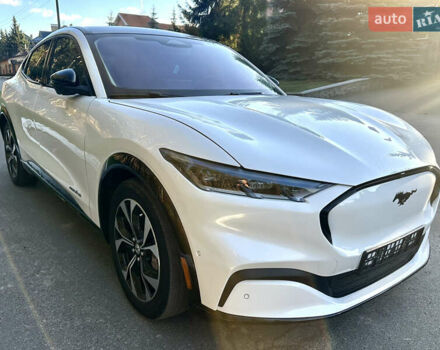 Белый Форд Mustang Mach-E, объемом двигателя 0 л и пробегом 51 тыс. км за 29900 $, фото 13 на Automoto.ua