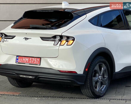 Белый Форд Mustang Mach-E, объемом двигателя 0 л и пробегом 58 тыс. км за 22950 $, фото 50 на Automoto.ua