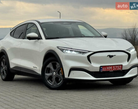 Белый Форд Mustang Mach-E, объемом двигателя 0 л и пробегом 59 тыс. км за 21950 $, фото 3 на Automoto.ua