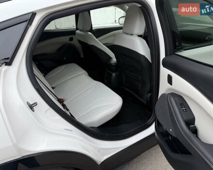 Білий Форд Mustang Mach-E, об'ємом двигуна 0 л та пробігом 61 тис. км за 23500 $, фото 14 на Automoto.ua