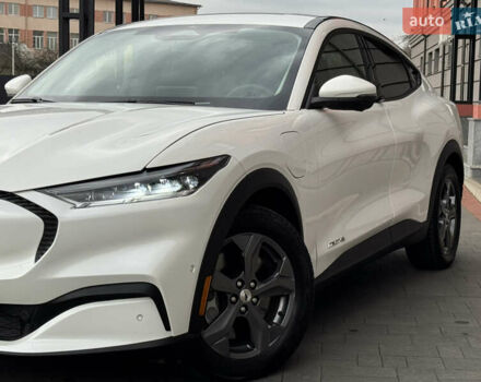 Белый Форд Mustang Mach-E, объемом двигателя 0 л и пробегом 59 тыс. км за 21950 $, фото 27 на Automoto.ua