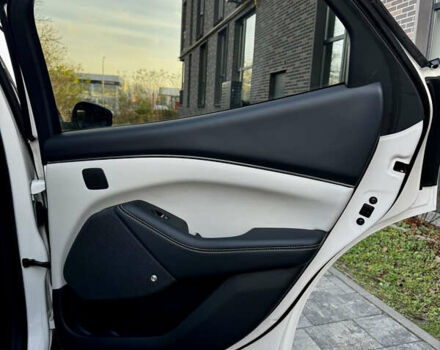 Білий Форд Mustang Mach-E, об'ємом двигуна 0 л та пробігом 42 тис. км за 25300 $, фото 32 на Automoto.ua