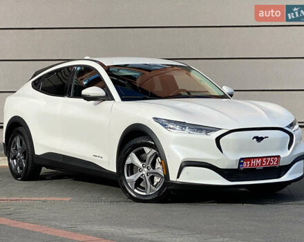 Белый Форд Mustang Mach-E, объемом двигателя 0 л и пробегом 58 тыс. км за 22950 $, фото 5 на Automoto.ua