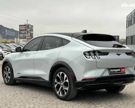 Белый Форд Mustang Mach-E, объемом двигателя 0 л и пробегом 80 тыс. км за 26640 $, фото 4 на Automoto.ua