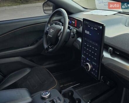 Белый Форд Mustang Mach-E, объемом двигателя 0 л и пробегом 31 тыс. км за 31999 $, фото 64 на Automoto.ua