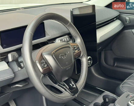 Белый Форд Mustang Mach-E, объемом двигателя 0 л и пробегом 59 тыс. км за 21950 $, фото 58 на Automoto.ua