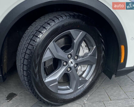 Белый Форд Mustang Mach-E, объемом двигателя 0 л и пробегом 58 тыс. км за 22950 $, фото 13 на Automoto.ua