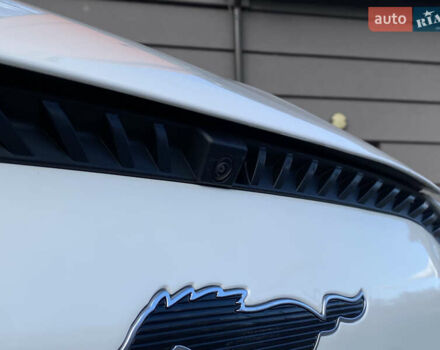 Белый Форд Mustang Mach-E, объемом двигателя 0 л и пробегом 58 тыс. км за 22950 $, фото 12 на Automoto.ua