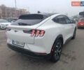 Белый Форд Mustang Mach-E, объемом двигателя 0 л и пробегом 37 тыс. км за 28900 $, фото 7 на Automoto.ua