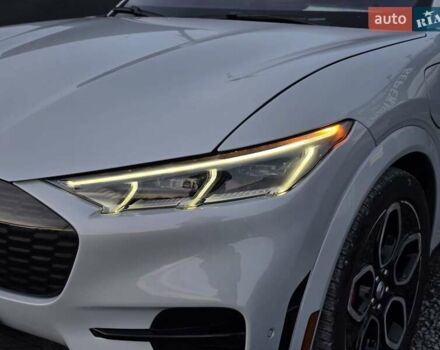 Белый Форд Mustang Mach-E, объемом двигателя 0 л и пробегом 31 тыс. км за 31999 $, фото 74 на Automoto.ua