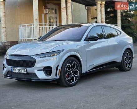 Белый Форд Mustang Mach-E, объемом двигателя 0 л и пробегом 31 тыс. км за 31999 $, фото 3 на Automoto.ua