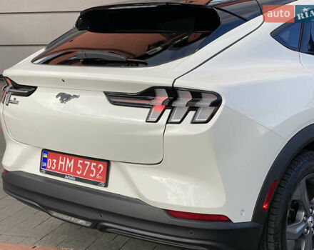 Белый Форд Mustang Mach-E, объемом двигателя 0 л и пробегом 58 тыс. км за 22950 $, фото 52 на Automoto.ua