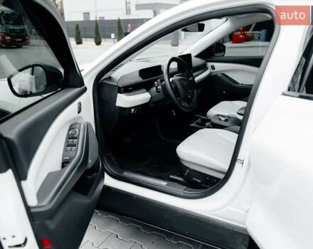 Белый Форд Mustang Mach-E, объемом двигателя 0 л и пробегом 56 тыс. км за 25300 $, фото 8 на Automoto.ua