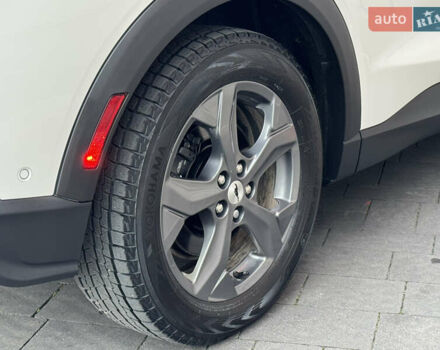 Белый Форд Mustang Mach-E, объемом двигателя 0 л и пробегом 59 тыс. км за 21950 $, фото 54 на Automoto.ua