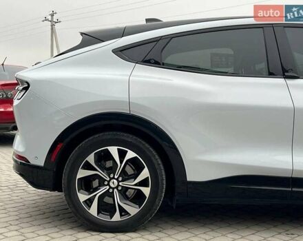 Белый Форд Mustang Mach-E, объемом двигателя 0 л и пробегом 80 тыс. км за 26640 $, фото 7 на Automoto.ua