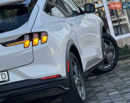 Белый Форд Mustang Mach-E, объемом двигателя 0 л и пробегом 60 тыс. км за 22200 $, фото 31 на Automoto.ua