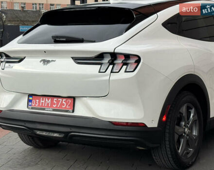 Белый Форд Mustang Mach-E, объемом двигателя 0 л и пробегом 59 тыс. км за 21950 $, фото 50 на Automoto.ua