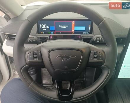 Белый Форд Mustang Mach-E, объемом двигателя 0 л и пробегом 37 тыс. км за 30500 $, фото 16 на Automoto.ua