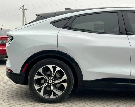 Белый Форд Mustang Mach-E, объемом двигателя 0 л и пробегом 80 тыс. км за 26640 $, фото 7 на Automoto.ua