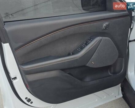 Белый Форд Mustang Mach-E, объемом двигателя 0 л и пробегом 31 тыс. км за 31999 $, фото 43 на Automoto.ua