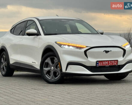 Белый Форд Mustang Mach-E, объемом двигателя 0 л и пробегом 59 тыс. км за 21950 $, фото 1 на Automoto.ua