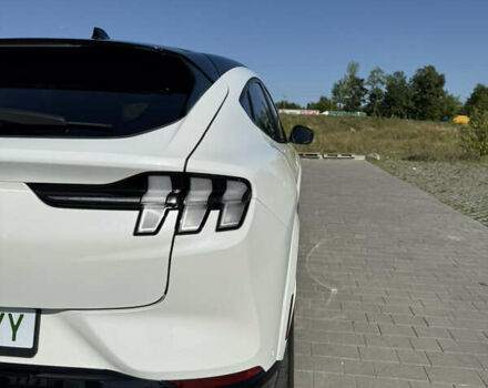 Белый Форд Mustang Mach-E, объемом двигателя 0 л и пробегом 23 тыс. км за 42700 $, фото 13 на Automoto.ua