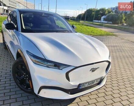 Белый Форд Mustang Mach-E, объемом двигателя 0 л и пробегом 12 тыс. км за 27000 $, фото 8 на Automoto.ua