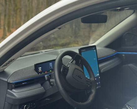 Білий Форд Mustang Mach-E, об'ємом двигуна 0 л та пробігом 8 тис. км за 26700 $, фото 5 на Automoto.ua