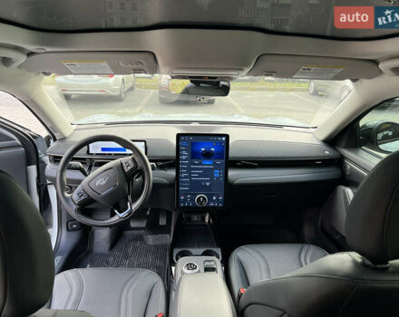 Белый Форд Mustang Mach-E, объемом двигателя 0 л и пробегом 20 тыс. км за 28800 $, фото 18 на Automoto.ua