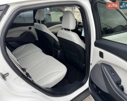 Білий Форд Mustang Mach-E, об'ємом двигуна 0 л та пробігом 34 тис. км за 29500 $, фото 19 на Automoto.ua