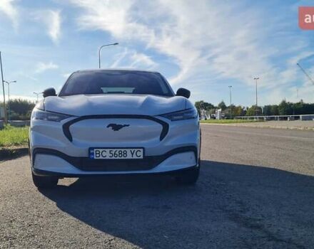 Белый Форд Mustang Mach-E, объемом двигателя 0 л и пробегом 12 тыс. км за 27000 $, фото 2 на Automoto.ua